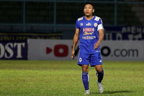 Ahmad Bustomi-legenda-arema