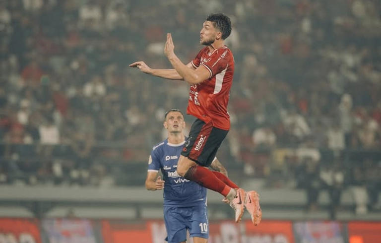 Brandon Wilson (Bali United)-kartu-kuning-terbanyak