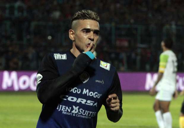 Cristian Gonzáles-legenda-arema