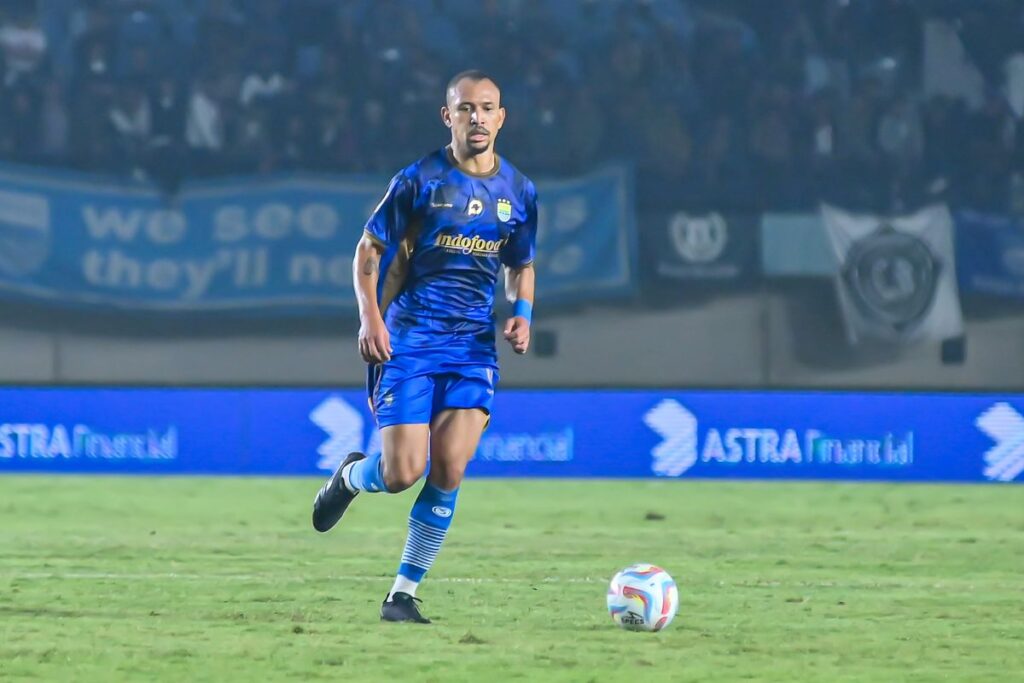 Gustavo-Franca-Persib-Bandung-kartu-kuning-terbanyak