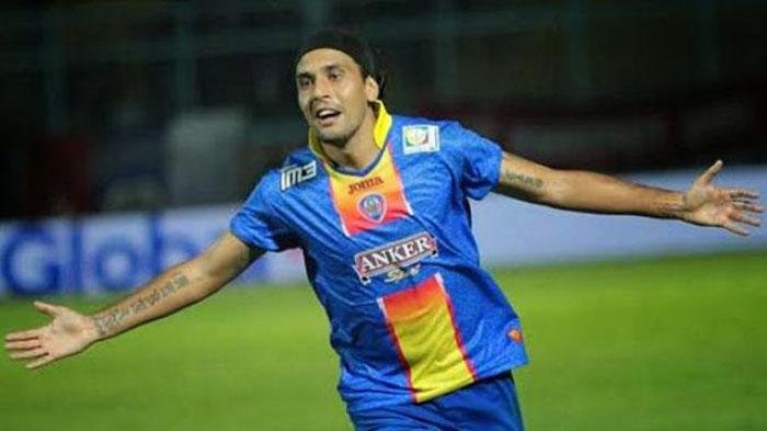 Gustavo Lopez-legenda-arema